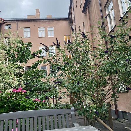 Rum Med Eget Badrum Och Stort, Delat Koek,Centralt I Malmoe A Room In An Apartment, Own Bathroom And Kitchen Shared With A Family المظهر الخارجي الصورة