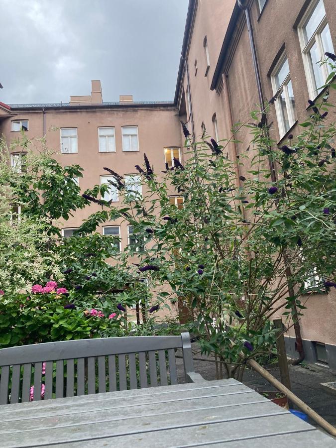 Rum Med Eget Badrum Och Stort, Delat Koek,Centralt I Malmoe A Room In An Apartment, Own Bathroom And Kitchen Shared With A Family المظهر الخارجي الصورة