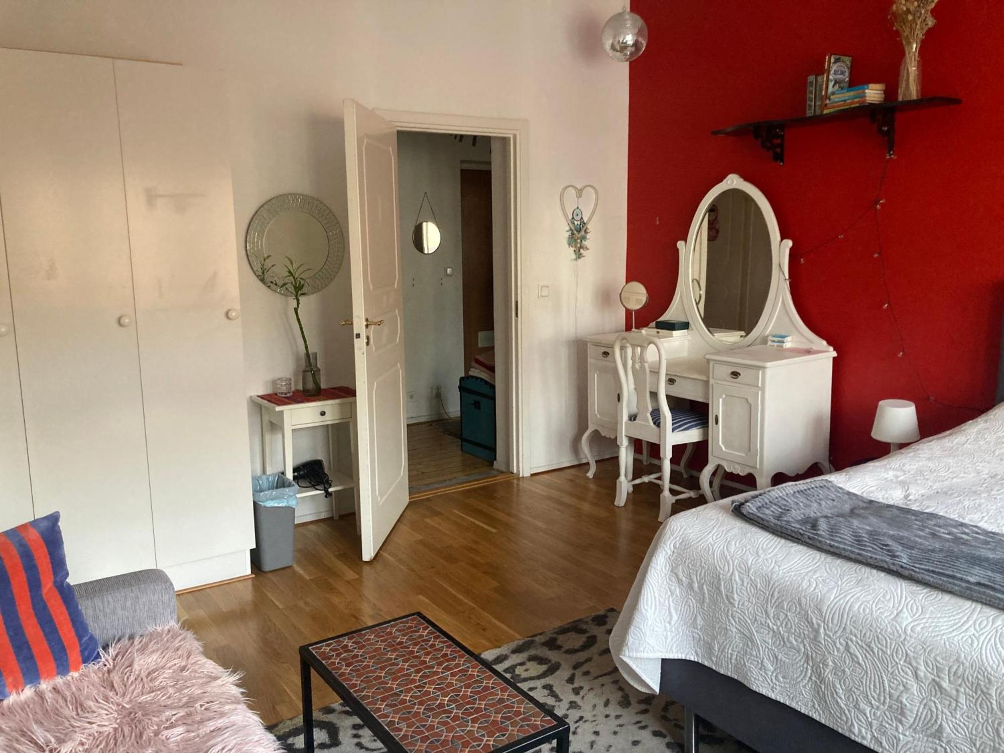 Rum Med Eget Badrum Och Stort, Delat Koek,Centralt I Malmoe A Room In An Apartment, Own Bathroom And Kitchen Shared With A Family المظهر الخارجي الصورة