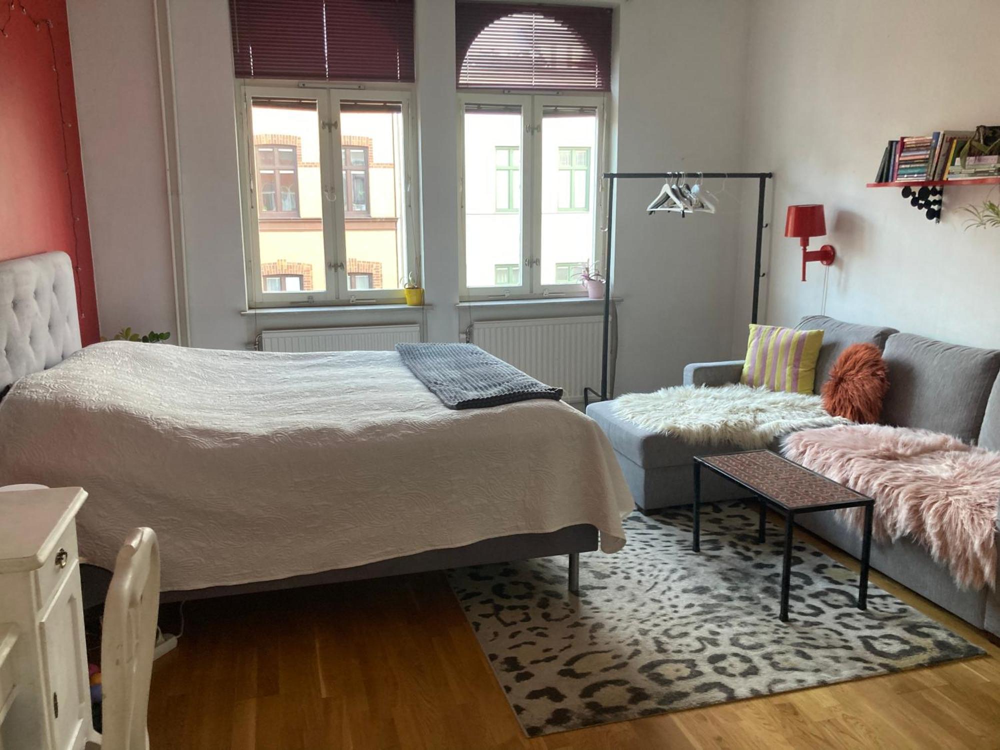Rum Med Eget Badrum Och Stort, Delat Koek,Centralt I Malmoe A Room In An Apartment, Own Bathroom And Kitchen Shared With A Family المظهر الخارجي الصورة